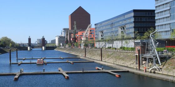 Blick über den Duisburger Innenhafen