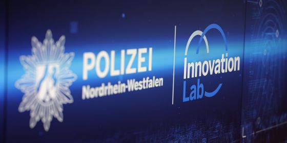 Gemeinsames Logo von Polizei NRW und Innovation Lab